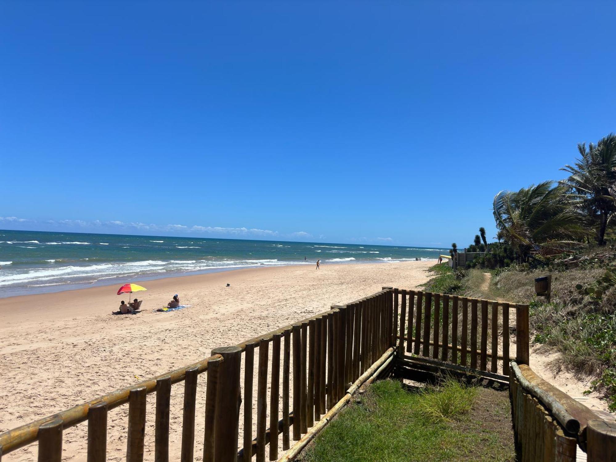 Flat Guarajuba 4 Quartos Terreo A Beira Mar - Pe Na Areia - Governanca Com Arrumadeira E Wi Fi Inclusos Camassari Exteriér fotografie