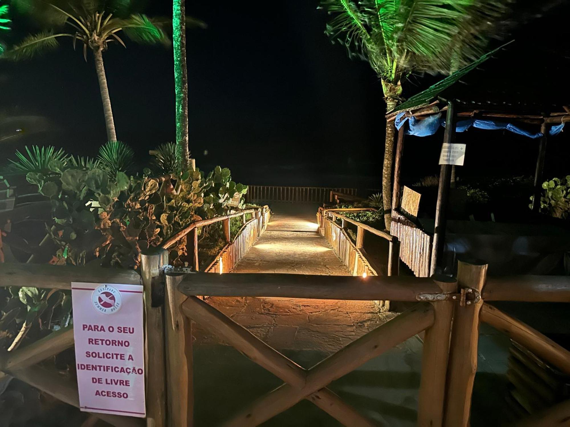 Flat Guarajuba 4 Quartos Terreo A Beira Mar - Pe Na Areia - Governanca Com Arrumadeira E Wi Fi Inclusos Camassari Exteriér fotografie